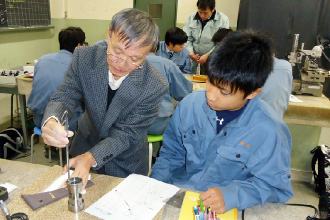 魚津工・機械検査